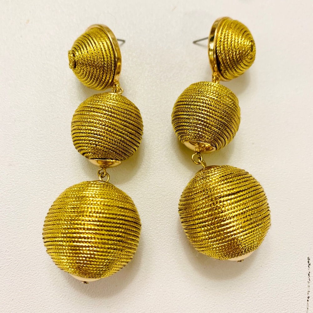 gold earrings